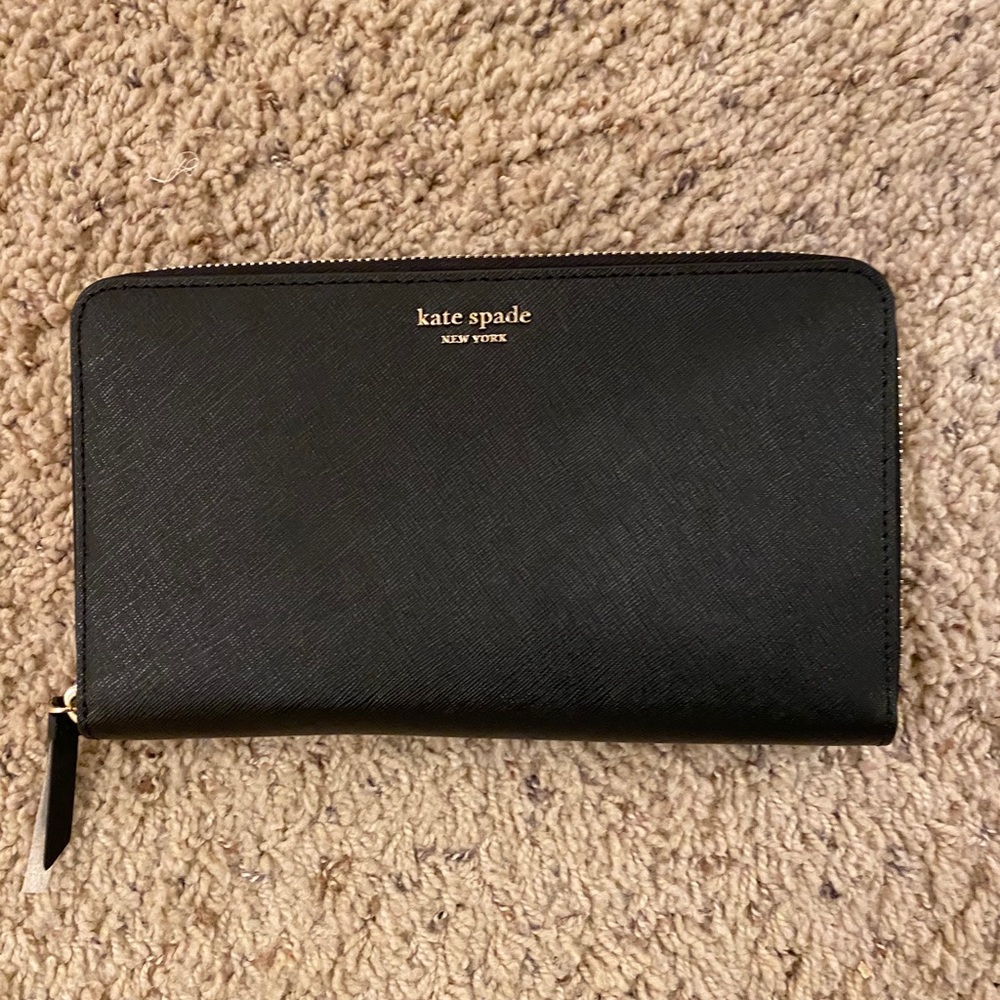 Kate spade travel wallet